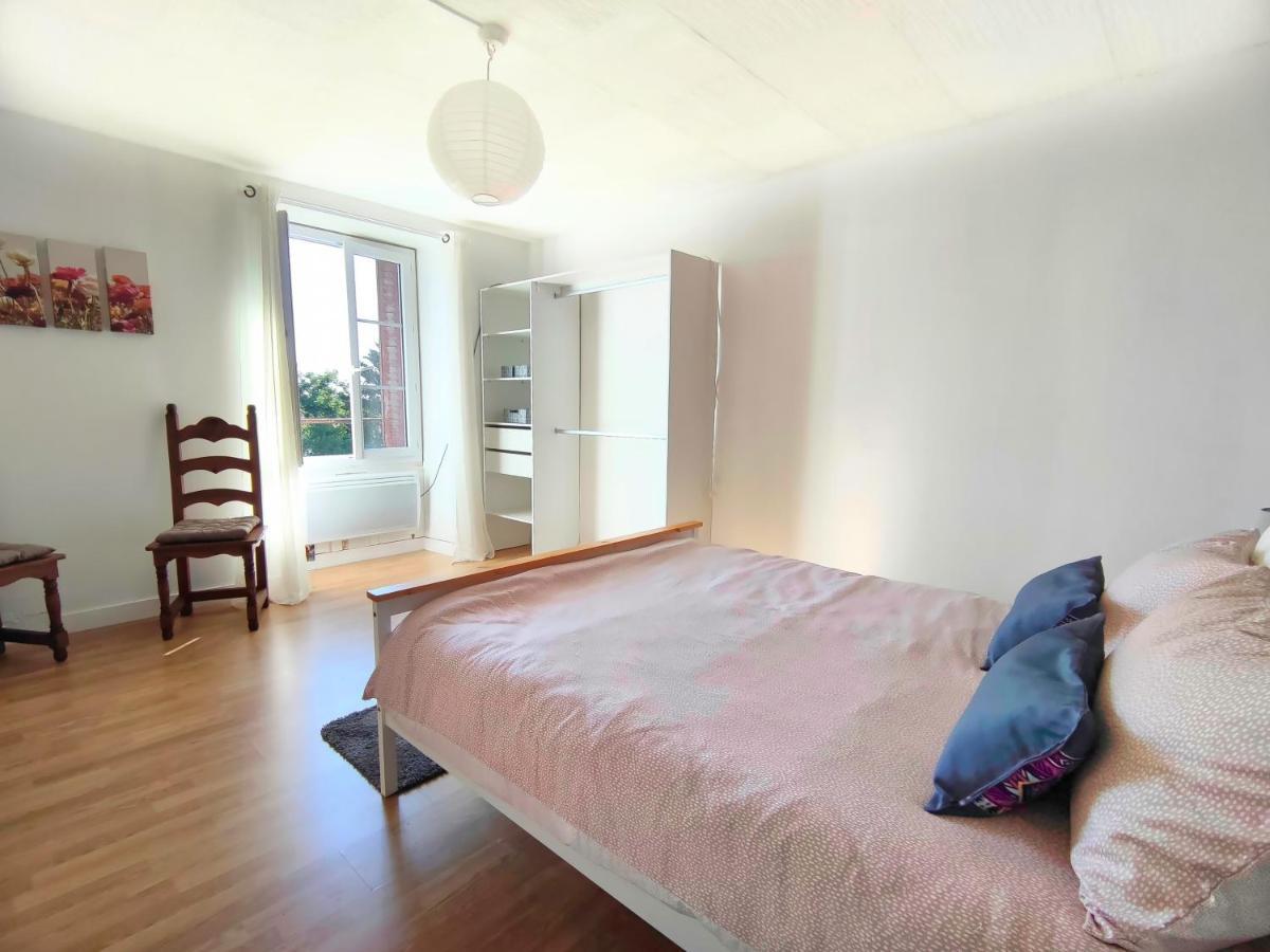 Number 22 - Le Dorat - Apartment 4 With Garden & Free Parking 外观 照片