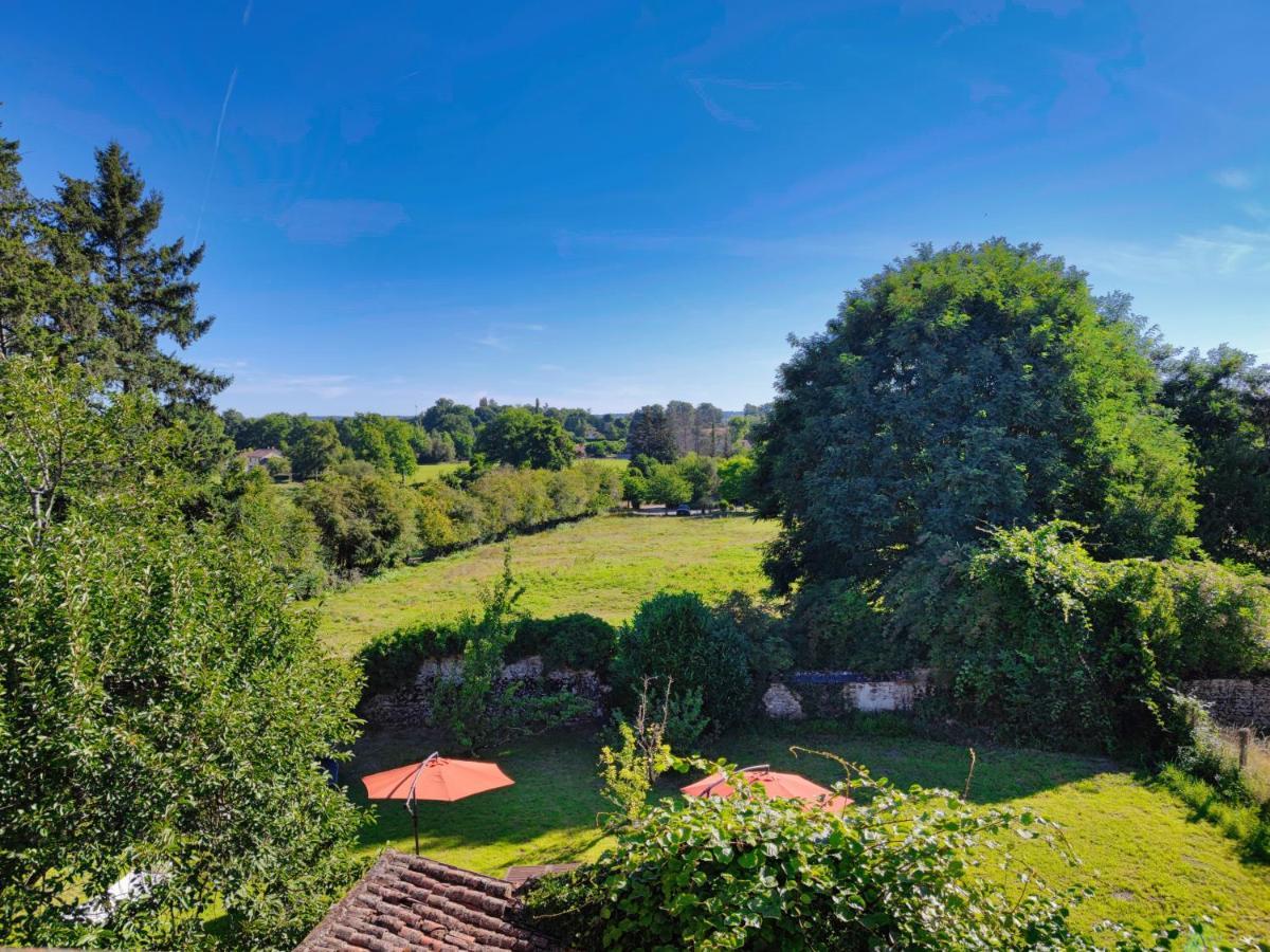 Number 22 - Le Dorat - Apartment 4 With Garden & Free Parking 外观 照片
